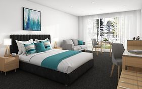 Ensenada Motor Inn And Suites